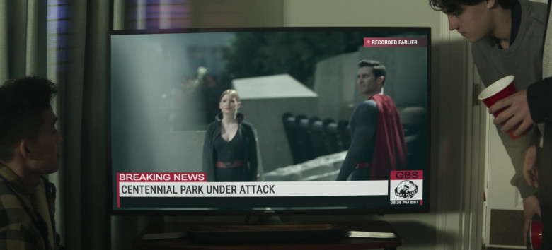 Samsung TV in Superman & Lois S01E14 (1)