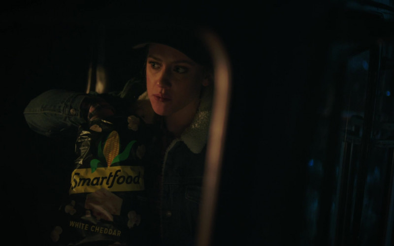 Smartfood White Cheddar Popcorn Enjoyed by Lili Reinhart as Betty Cooper in Riverdale TV Show – Season 5 Episode 11