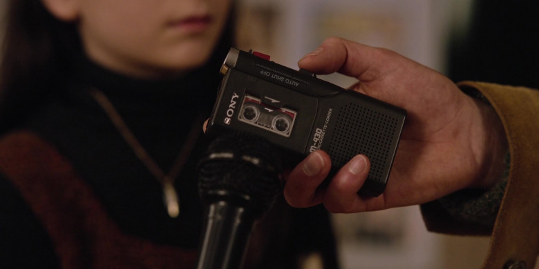 Sony M-430 Microcassette Recorder in Home Before Dark S02E10 The Smoking Gun (2021)