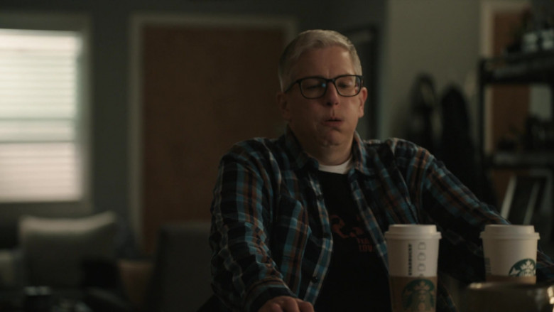 Starbucks Coffee Enjoyed by Abby McEnany in Work in Progress S02E01 TV Show 2021 (1)