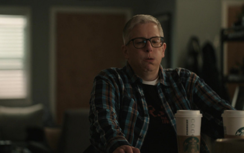 Starbucks Coffee Enjoyed by Abby McEnany in Work in Progress S02E01 TV Show 2021 (1)