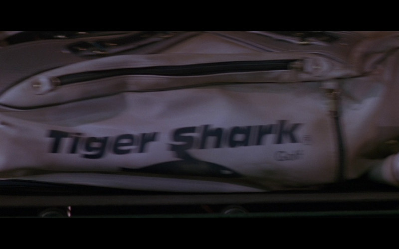 Tiger Shark golf bag in Die Hard 2 (1990)