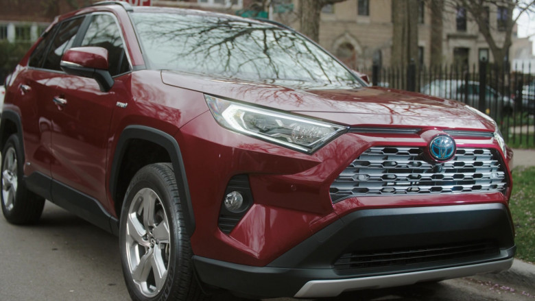 Toyota RAV4 Red Car in Work in Progress S02E03 Two Queens on Two Queens (2021)