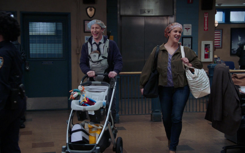 UPPAbaby MESA Infant Car Seat and Vista Stroller in Brooklyn Nine-Nine S08E04 (1)