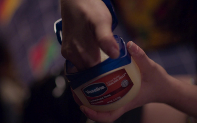Vaseline in Awkwafina Is Nora From Queens S02E03 Charlie's Angels (2021)