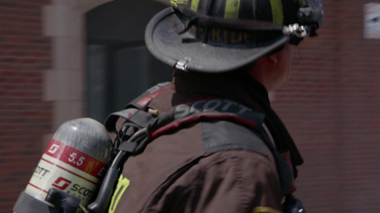 3M Scott Fire & Safety Self-Contained Breathing Apparatus (SCBA) in Chicago Fire S10E01 Mayday (2)