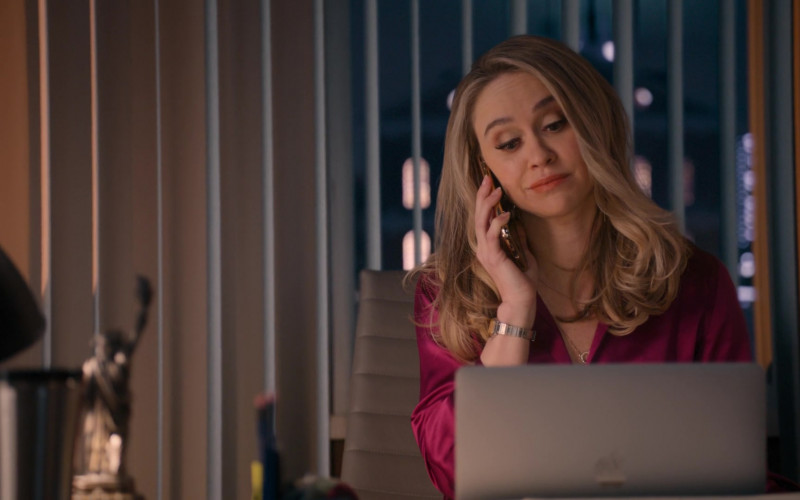 Apple MacBook Laptop Used by Becca Tobin as Brooke Mailer in Turner and Hooch S01E08 (1)