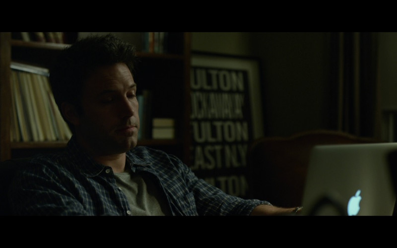 Apple MacBook Laptop Used by Ben Affleck as Nick Dunne in Gone Girl (2014)