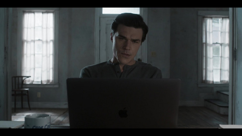Apple MacBook Laptop Used by Finn Wittrock as Harry Gardener in American Horror Story Double Feature S10E03 Thirst (2021)