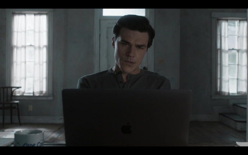 Apple MacBook Laptop Used by Finn Wittrock as Harry Gardener in American Horror Story Double Feature S10E03 Thirst (2021)