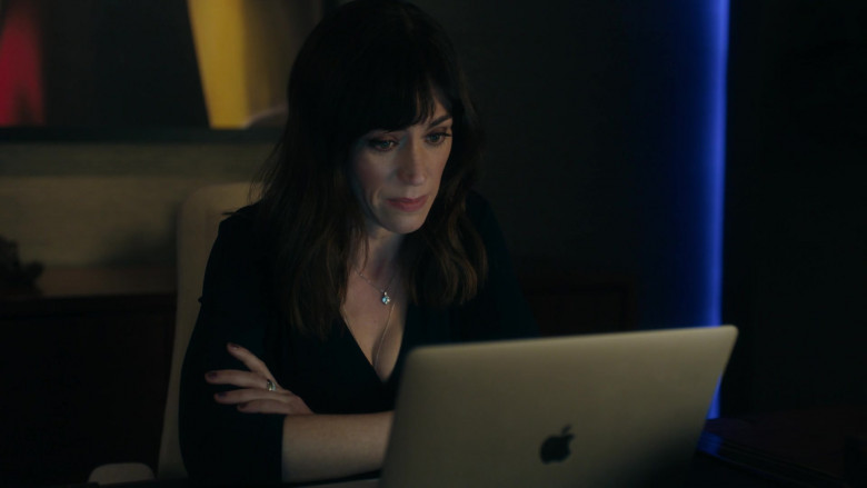 Apple MacBook Laptop Used by Maggie Siff as Wendy Rhoades in Billions S05E10 Liberty (2)