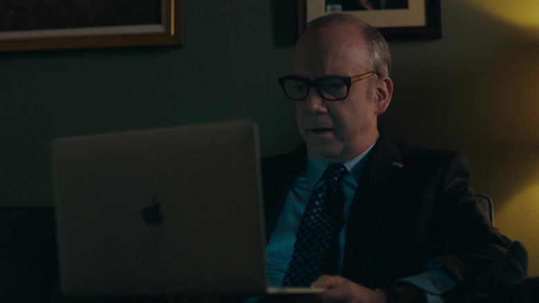 Apple MacBook Laptop of Paul Giamatti as Chuck Rhoades in Billions S05E08 Copenhagen (2021)