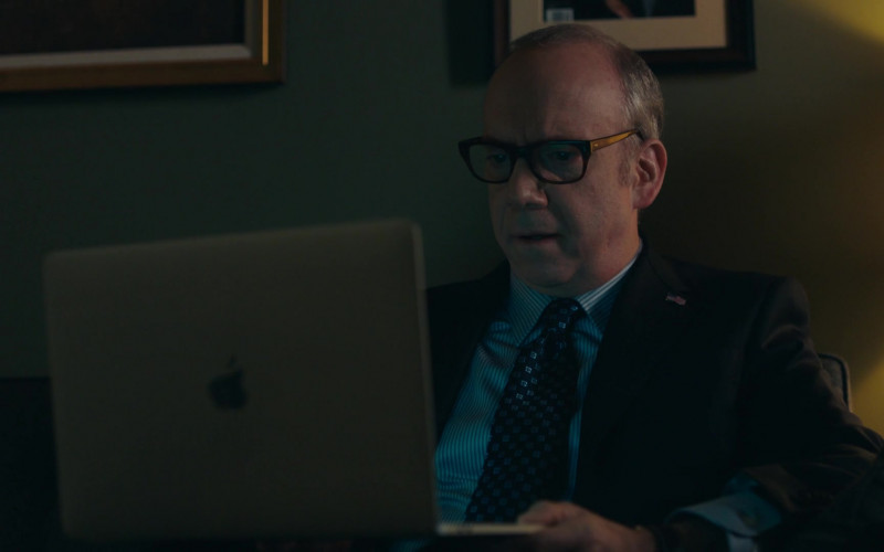 Apple MacBook Laptop of Paul Giamatti as Chuck Rhoades in Billions S05E08 Copenhagen (2021)