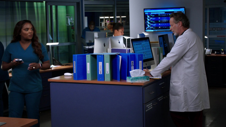 Apple iMac Computers in Chicago Med S07E01 You Can't Always Trust What You See (1)