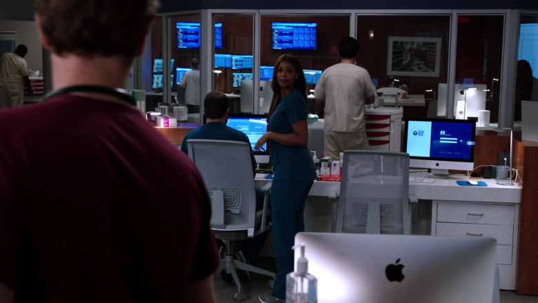 Apple iMac Computers in Chicago Med S07E02 To Lean In, or to Let Go (1)