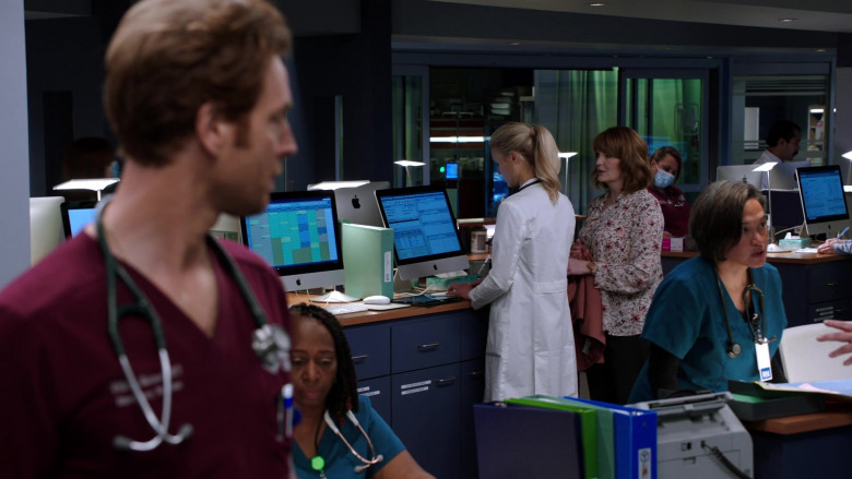Apple iMac Computers in Chicago Med S07E02 To Lean In, or to Let Go (5)