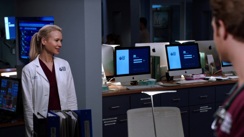 Apple iMac Computers in Chicago Med S07E02 To Lean In, or to Let Go (6)