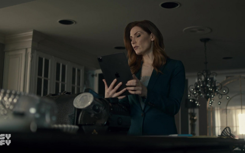 Apple iPad Tablet Used by Sarah Levy as agent Susan Ireland in SurrealEstate S01E08 Baba O’Reilly (2021)