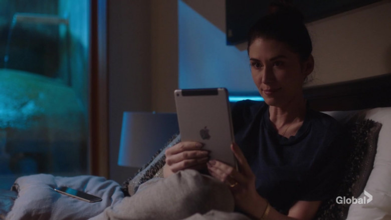 Apple iPad Tablet of Jewel Staite as Abigail Bianchi in Family Law S01E01 Sins of the Fathers (2021)