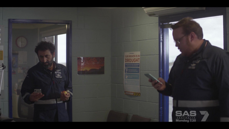 Apple iPhone Smartphone Used by Rodney Afif as Graham Morley in RFDS Royal Flying Doctor Service S01E06 (2021)