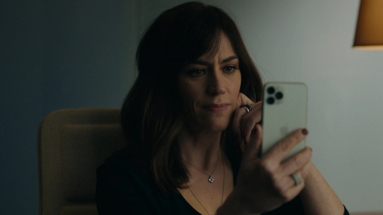 Apple iPhone Smartphone of Maggie Siff as Wendy Rhoades in Billions S05E10 Liberty (2021)