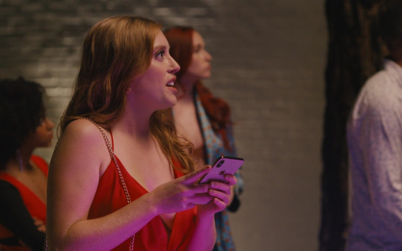 Apple iPhone Smartphone of McKenna Slone as Caroline in On the Verge S01E08 The Party (1)