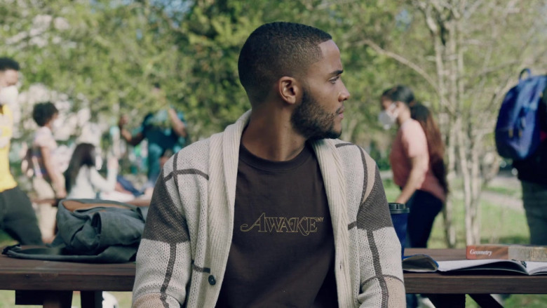 Awake NY Men's T-Shirt in Queen Sugar S06E02 And Dream With Them Deeply (2021)