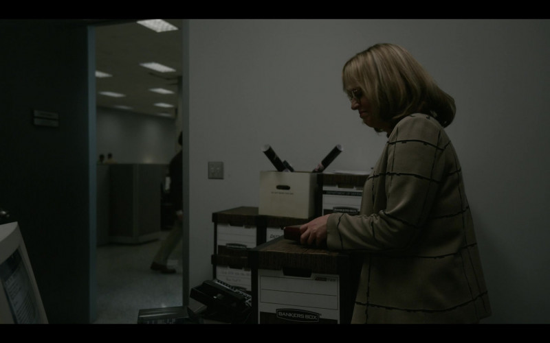 Bankers Boxes in American Crime Story S03E01 Exiles (2021)