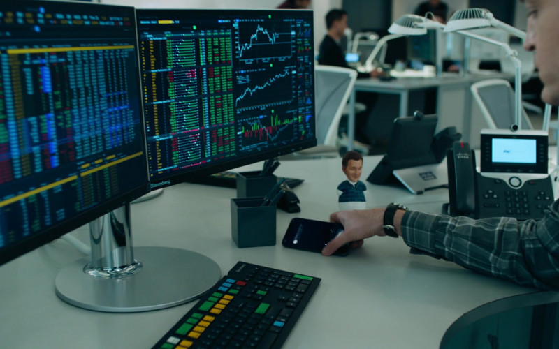 Bloomberg Terminals, Monitors, Keyboard and Cisco Phone in Billions S05E09 Implosion (2021)