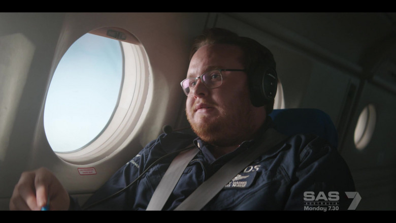 Bose Headset of Jack Scott as Matty Harris in RFDS Royal Flying Doctor Service S01E05 (2021)