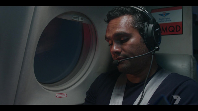 Bose Headsets in RFDS S01E08 (2)