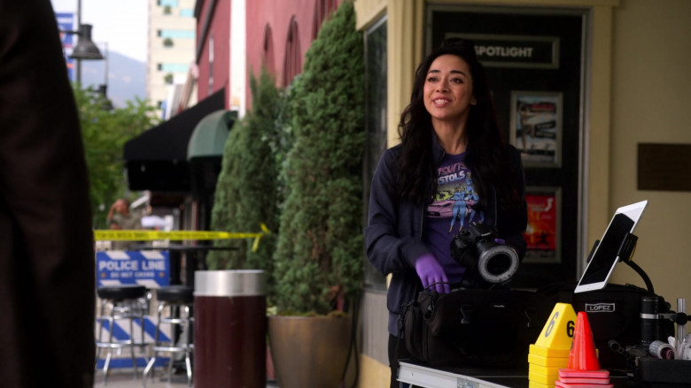 Canon Photography Camera Used by Aimee Garcia as Ella Lopez in Lucifer S06E02 Buckets of Baggage (2021)