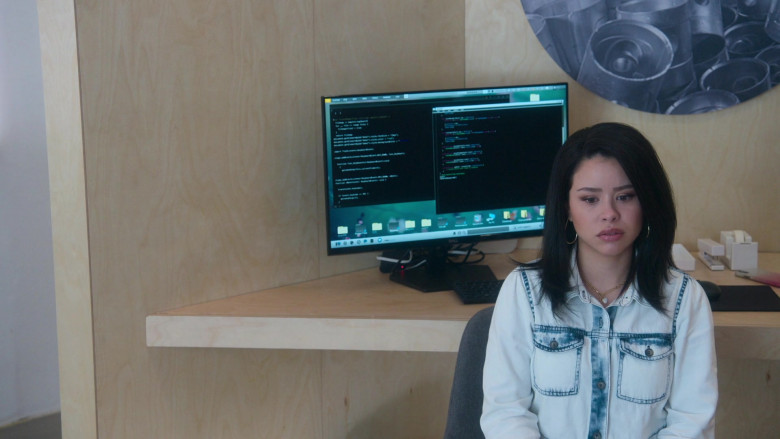 Dell Monitor in Good Trouble S03E18 Blindside (2)