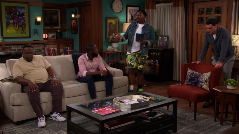 Diadora Men's Sneakers of Cedric Antonio Kyles, better known by his stage name Cedric the Entertainer in The Neighborhood S04E01 Welcome to the Family (2021)