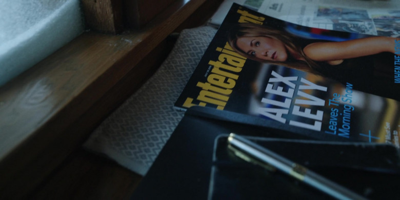 Entertainment Weekly Magazine in The Morning Show S02E01 My Least Favorite Year (2021)