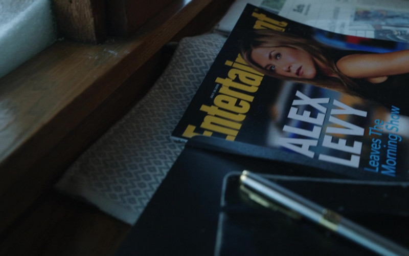 Entertainment Weekly Magazine in The Morning Show S02E01 My Least Favorite Year (2021)