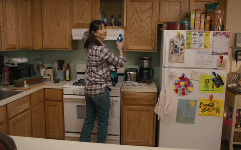 Fiji Water Bottles of Alexia Landeau as Ell in On the Verge S01E09 Fresh (2021)