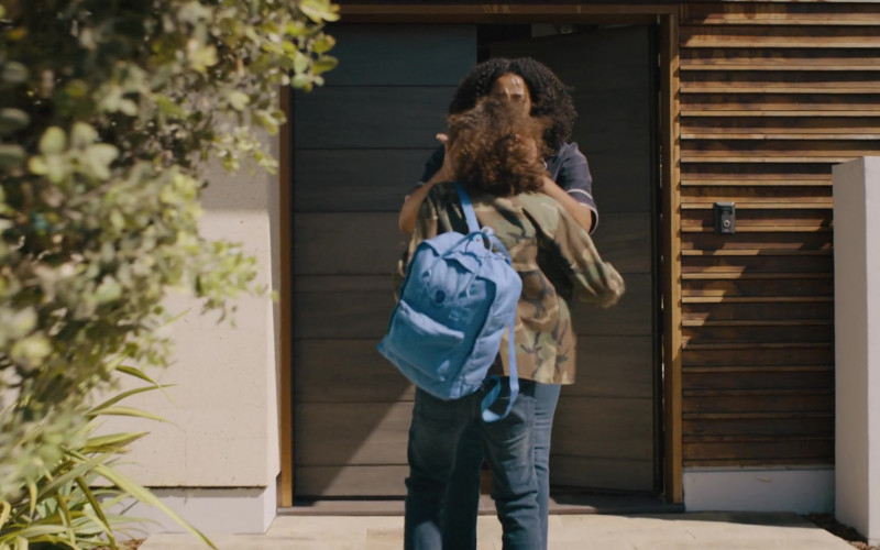 Fjällräven Kånken Blue Backpack in On the Verge S01E07 The Human Condition (2021)