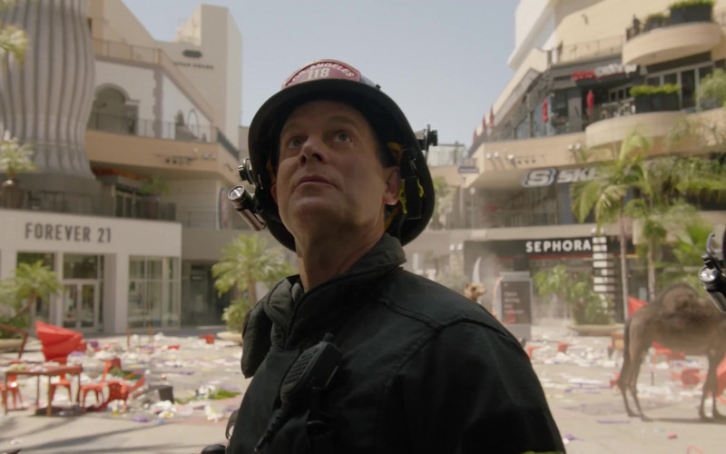 Forever 21, Skechers and Sephora Stores in 9-1-1 S05E01 Panic (2021)