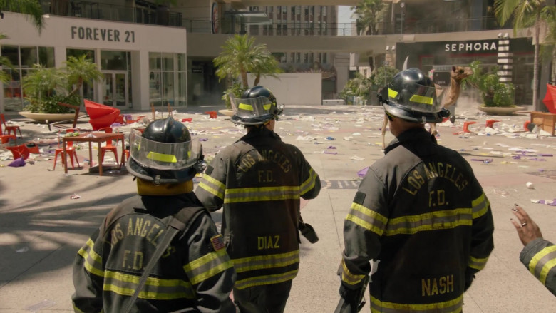 Forever 21 and Sephora Stores in 9-1-1 S05E02 Desperate Times (2021)