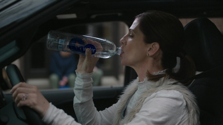 Glaceau Smartwater Water Bottle in Work in Progress S02E05 Take Your Child to Work Day (1)