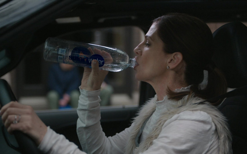 Glaceau Smartwater Water Bottle in Work in Progress S02E05 Take Your Child to Work Day (1)