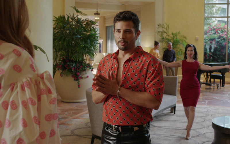 Gucci Patterned Bowling Hawaii Shirt in Dynasty S04E20 You Vicious, Miserable Liar (2021)
