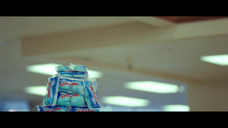 Hostess SnoBalls Cakes in The Starling 2021 Movie (1)