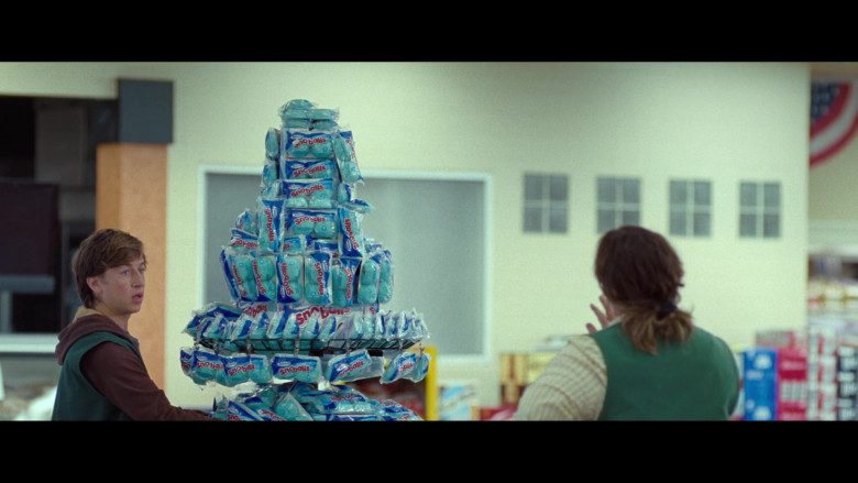 Hostess SnoBalls Cakes in The Starling 2021 Movie (2)