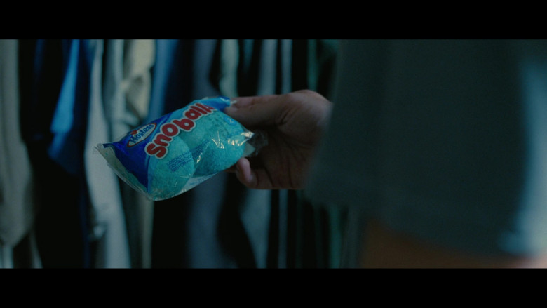 Hostess SnoBalls Cakes in The Starling 2021 Movie (8)