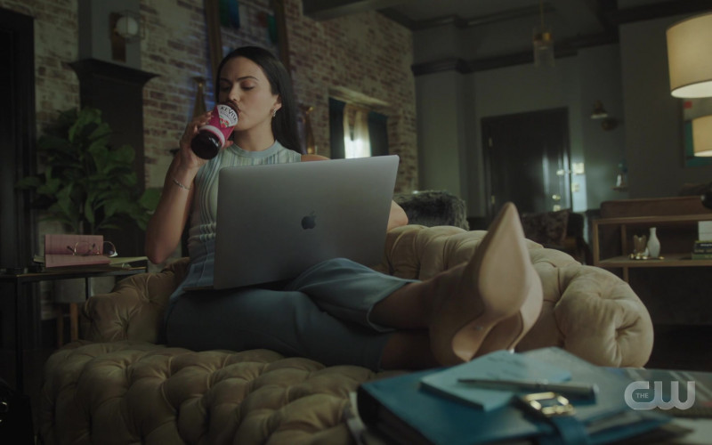 KeVita Master Brew Kombucha Sparkling Probiotic Drink and Apple MacBook Laptop of Camila Mendes as Veronica Lodge in Riverdale S05E16 TV Show (1)