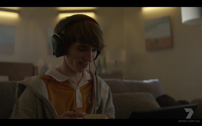 Lenovo Legion Headphones of Ash Hodgkinson as Henry Harrod in RFDS S01E04 (2021)