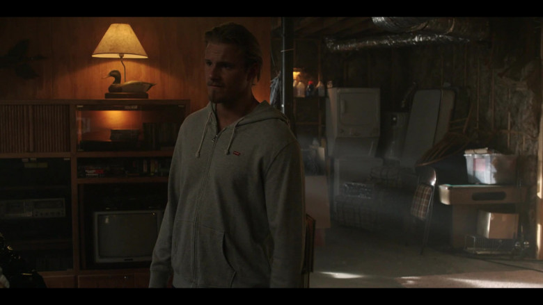 Levi's Men's Hoodie of Alexander Ludwig as Ace Spade in Heels S01E06 House Show (2)