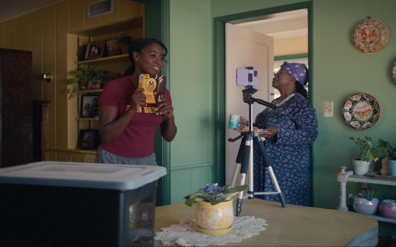 Magnum Double Chocolate & Caramel Ice Cream of Kirby Howell-Baptiste as JoJo in Queenpins (2)